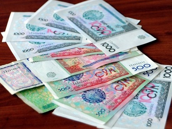 Узбекистан в 2 раза девальвировал национальную валюту