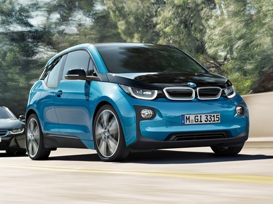 Компания BMW намерена вывести на рынок 12 моделей электрокаров к 2025 году