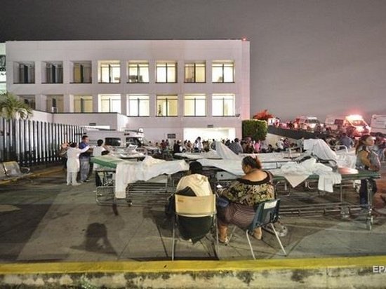 В Мексике растет число жертв мощного землетрясения