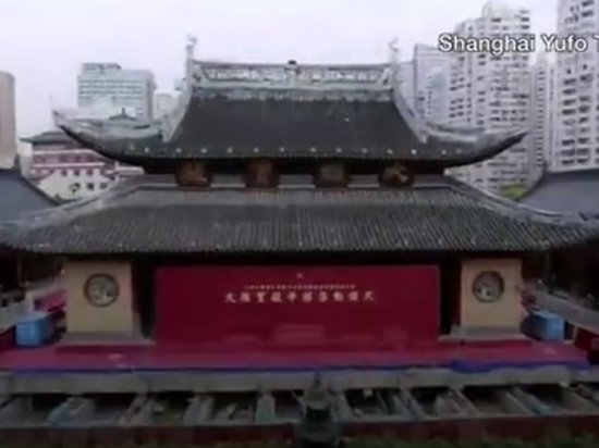 Китайцы передвинули храм весом в 2 тысячи тонн (видео)