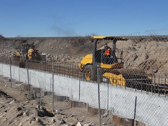 В США возводят прототип «Великой мексиканской стены»