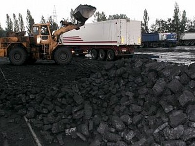 ОБСЕ: Десятки грузовиков вывозят уголь из Донбасса в Россию