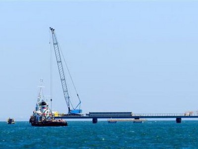 РФ сворачивает строительство моста в Крым