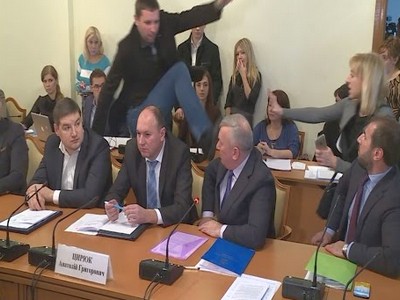 Парасюк подрался с Писным на заседании антикоррупционного комитета (видео)