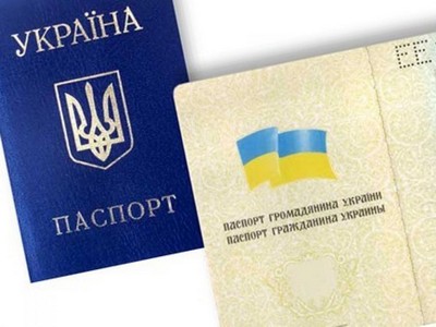 Петр Порошенко поддержал петицию о замене русского языка в паспорте