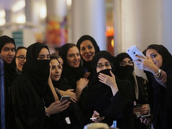 Женщины в Саудовской Аравии смогут посещать стадионы