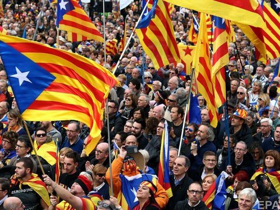 Парламент Каталонии объявил о независимости от Испании