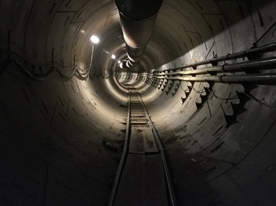 Илон Маск показал первое фото скоростного тоннеля