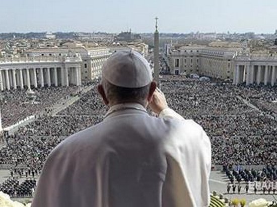 Папа Римский расстроен множеством смартфонов на мессах