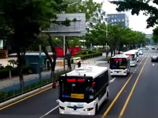 В Китае начали курсировать беспилотные автобусы (видео)