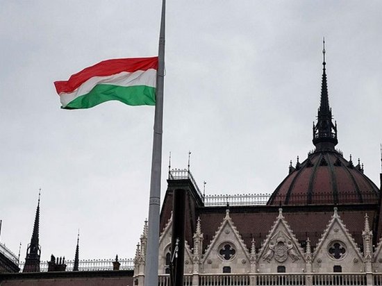 Еврокомиссия подает в суд на Венгрию из-за закона об образовании