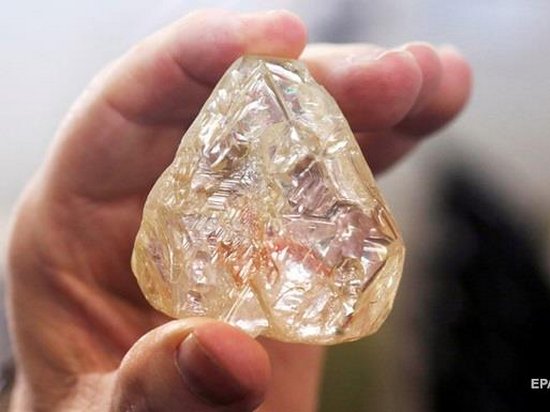 Один из самых крупных алмазов на планете продали за $6,5 млн