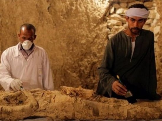 В Египте обнаружили 2 гробницы возрастом 3500 лет